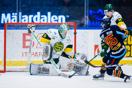 Björklövens målvakt Joona Voutilainen och Djurgårdens