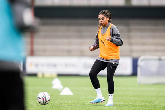 Isabella Obaze