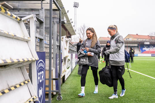 Isabella Obaze och Olivia Schough