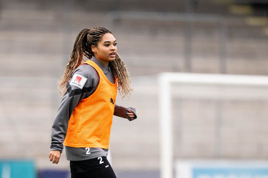 Isabella Obaze