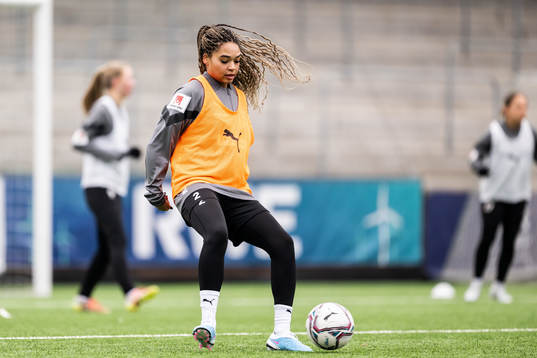 Isabella Obaze