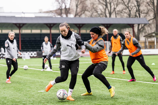 Athinna Persson Lundgren och Loreta Kullashi