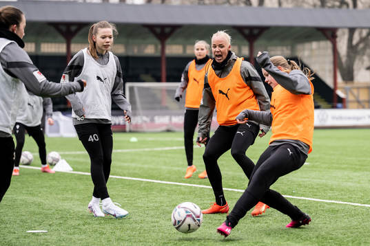 Bea Sprung, Caroline Seger och Tilde Björklund