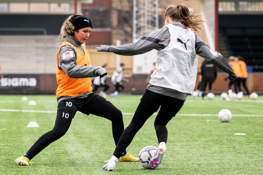 Loreta Kullashi och Bea Sprung