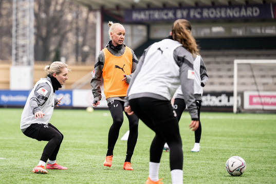 Emilia Larsson och Caroline Seger