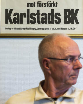 26 En poster syns bakom Sven-Göran Eriksson