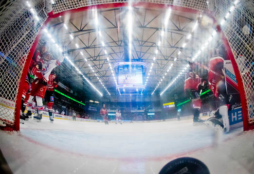 Jubel vid Oskarshamns 1-3 mål
