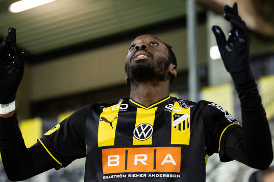Häckens Blair Sebastian Turgott innan träningsmatchen i