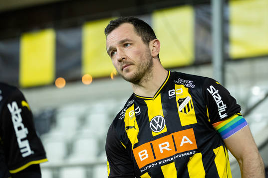 Häckens Even Hovland innan träningsmatchen i fotboll