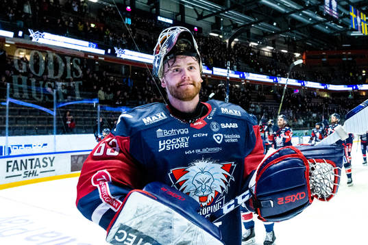 Linköpings målvakt Marcus Högberg jublar