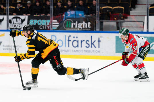 Skellefteås Joakim Lindström och Frölundas Nicklas Lasu