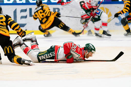 Frölundas Joel Lundqvist grinar illa