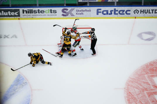 Skellefteås Pär Lindholm och Frölundas Petteri Lindbohm