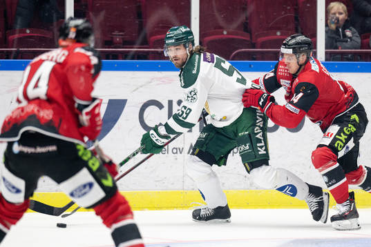 Färjestads Linus Johansson och Malmö Redhawks Carl-Johan