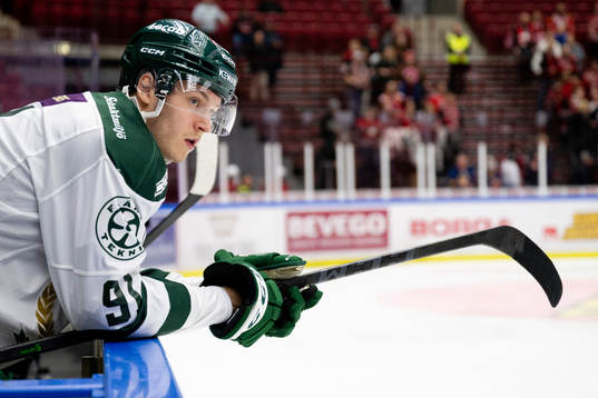 Färjestads Eric Engstrand deppar