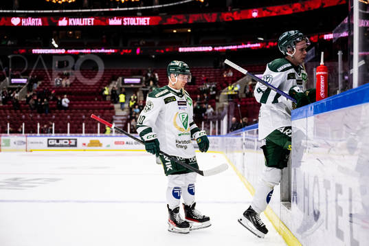 Färjestads Marcus Nilsson och Oscar Lawner deppar