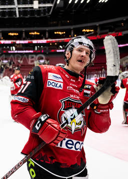Malmö Redhawks Emil Sylvegård jublar