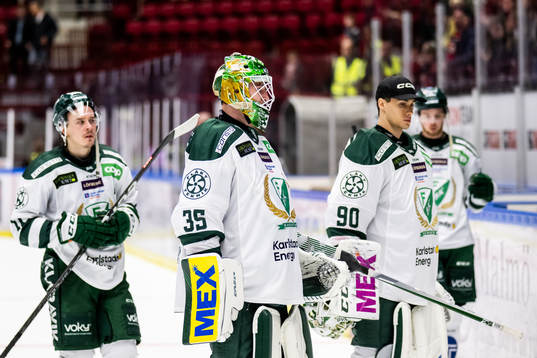 Färjestads målvakt Dennis Hildeby deppar