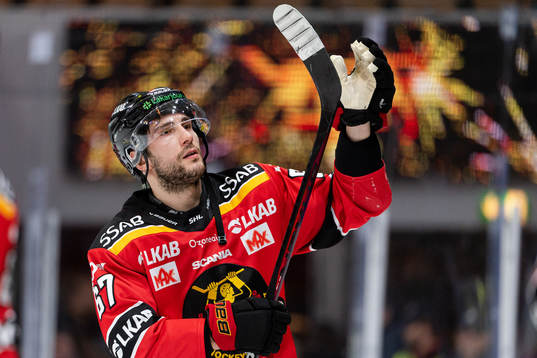 Luleås Konstantin Komarek jublar