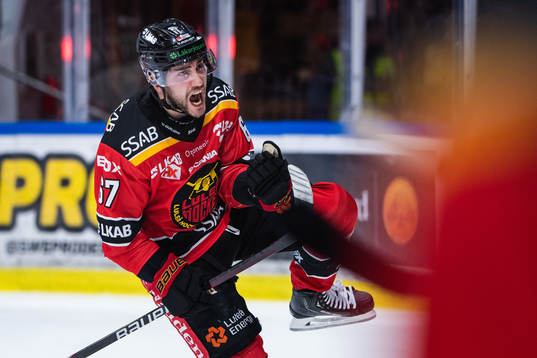 Luleås Konstantin Komarek jublar