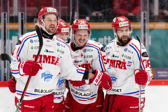 Timrås Tim Erixon, Jonathan Dahlén och Robin Hanzl jublar