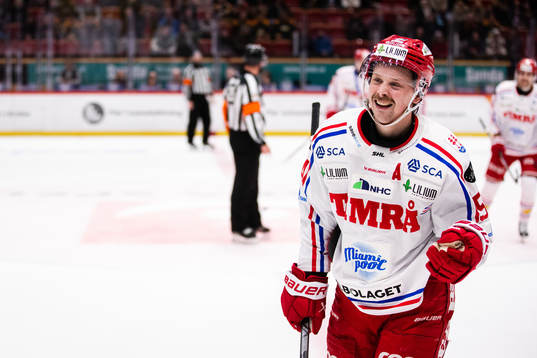 Timrås Jonathan Dahlén jublar