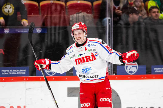 Timrås Jonathan Dahlén jublar