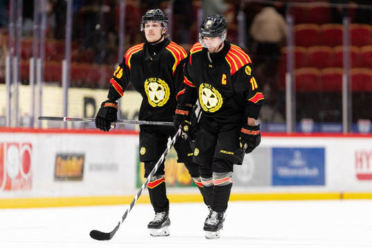Brynäs Oscar Birgersson och Anton Rödin deppar