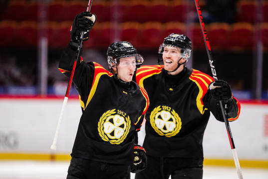 Brynäs Nick Olesen jublar