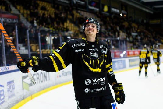 Västerås Jimmie Jansson Lorek jublar och tackar publiken