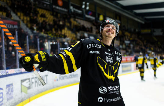 Västerås Jimmie Jansson Lorek jublar och tackar publiken