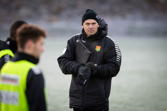 huvudtränare Fredrik Holmberg