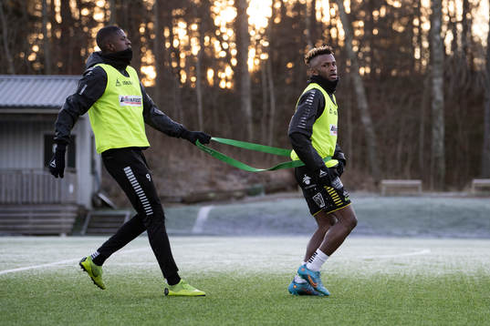 Chisom Chidi och Richard Friday