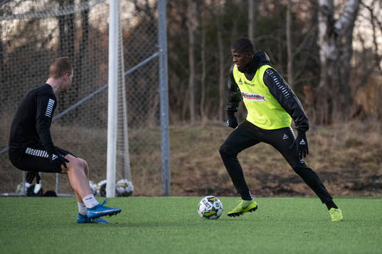 Filip Gustafsson och Chisom Chidu