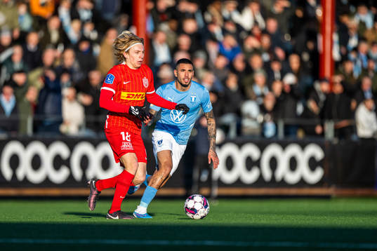 Nordsjällands Mads Bidstrup och Malmö FFs Sergio Pena