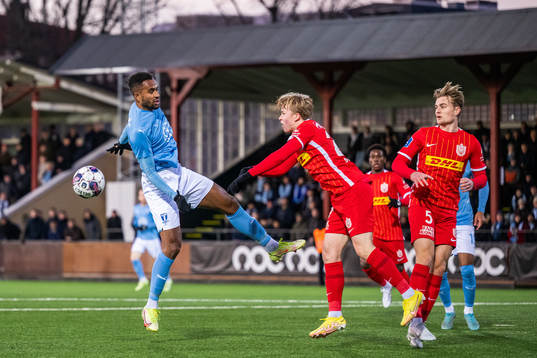Malmö FFs Isaac Kiese Thelin och Nordsjällands Daniel