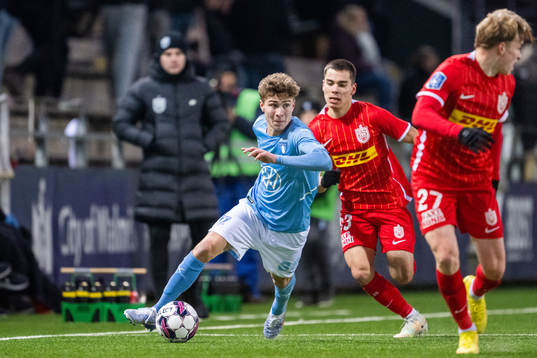Malmö FFs Hugo Bolin och Nordsjällands Oliver Villadsen