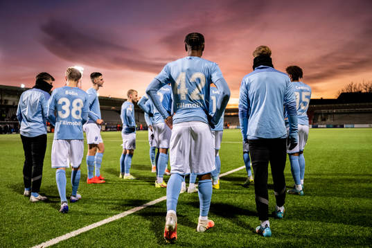 Malmö FFs spelare med Samuel Kotto (m)