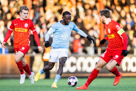 Malmö FFs Mohamed Buya Turay och Nordsjällands Martin