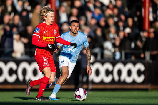 Nordsjällands Mads Bidstrup och Malmö FFs Sergio Pena