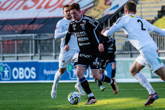 Sirius August Ljungberg och Brommapojkarnas Torbjørn Heggem