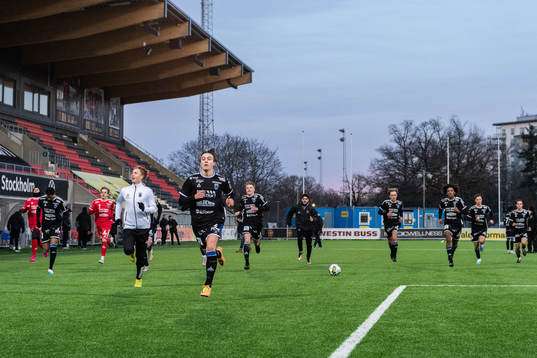 Sirius Oscar Sjöstrand med lagkamrater