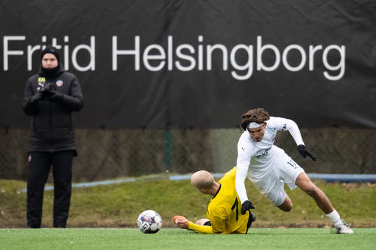 Helsingborgs Wilhelm Loeper och Mjällbys Viktor Gustafson