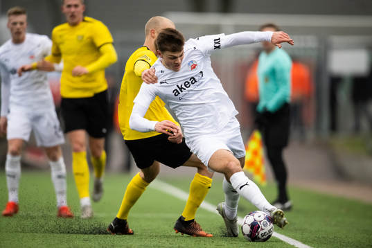 Helsingborgs Erik Ring och Mjällbys Viktor Gustafson