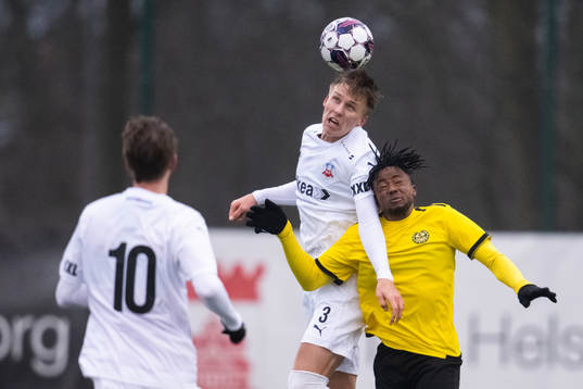 Helsingborgs Casper Widell och Mjällbys Enock Kofi Adu