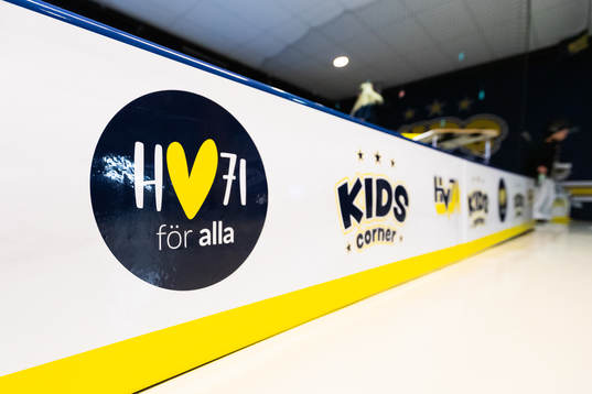 Logotyper utanför HV71s Kids Corner