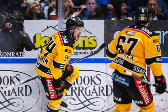 Luleås Brendan Shinnimin jublar