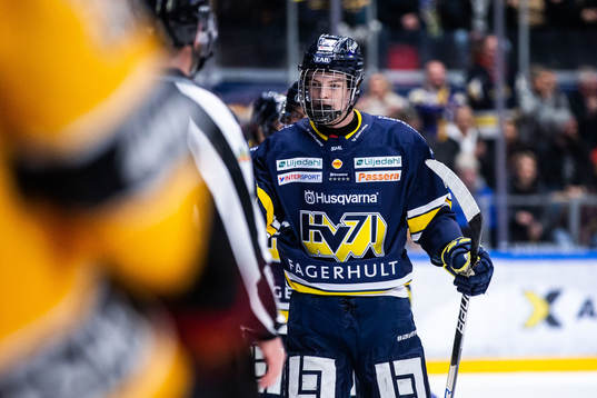 HV71s Oscar Fisker Molgaard jublar