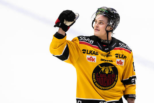 Luleås Julius Honka jublar