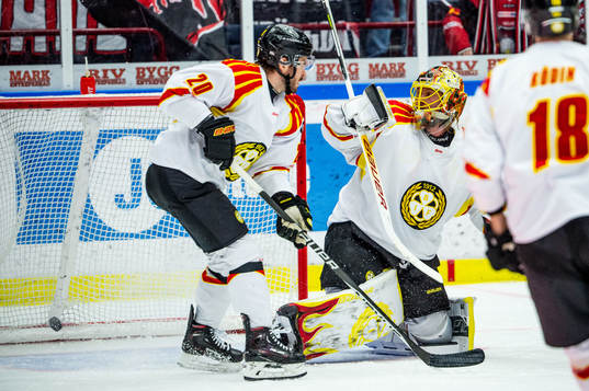 Malmö Redhawks Carl-Johan Lerby sätter 1-1 på Brynäs